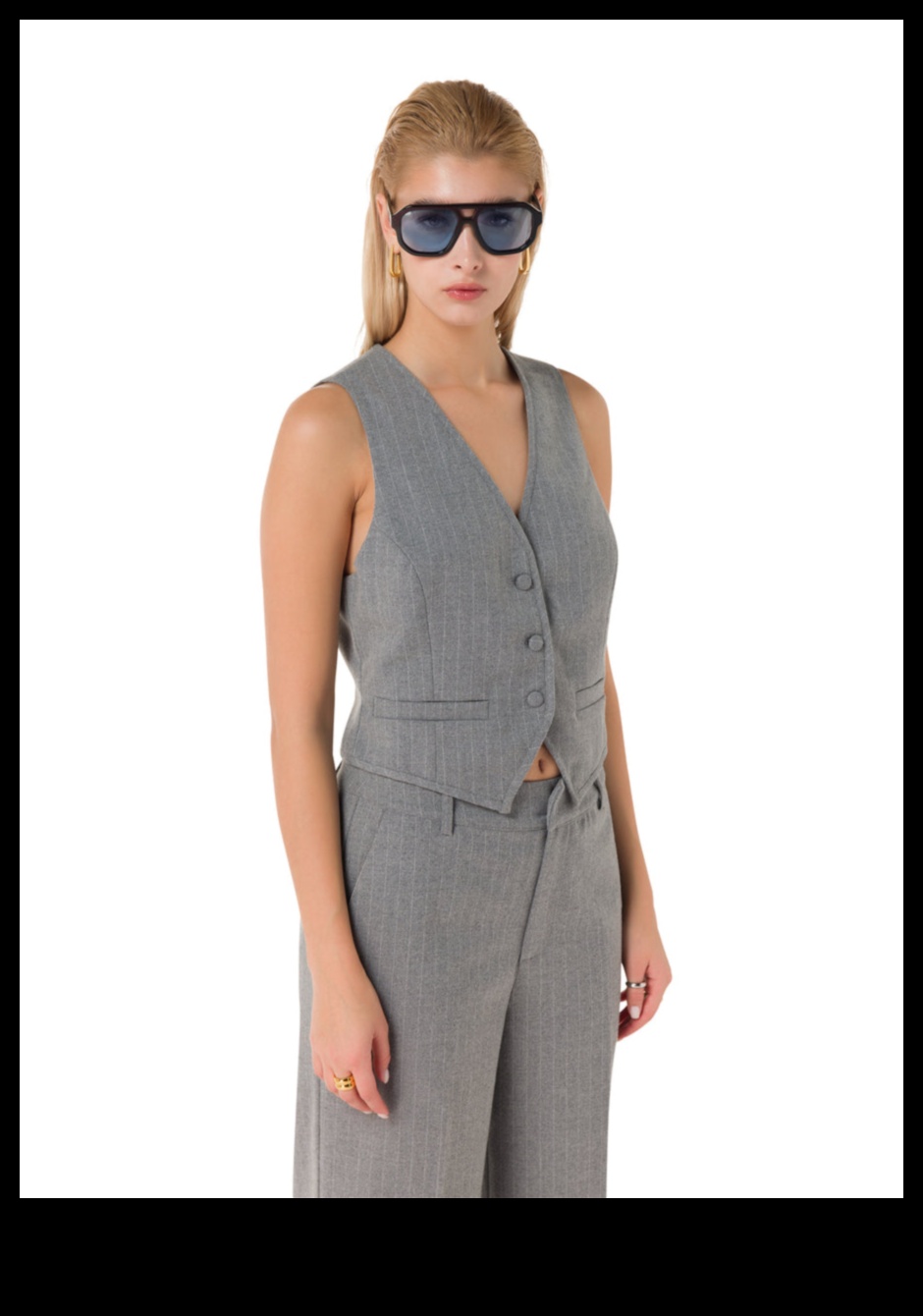 כריזמה שיקית: משדרת אלגנטיות מגנטית דרך הסגנון שלך