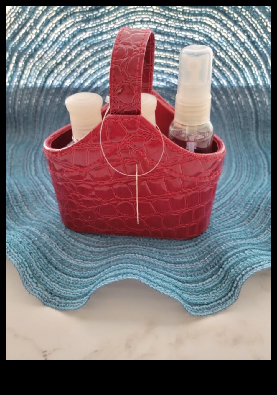 הנאות בגודל כיס: מתנות מיניאטוריות וקומפקטיות