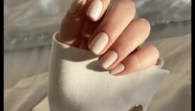 לחישות דיו: גלה את אמנות השליטה המינימליסטית המאופקת