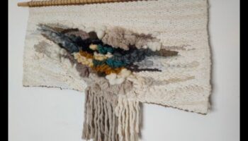 שטיח חי: חוטים של יצירתיות בעיצוב גוף אמנותי